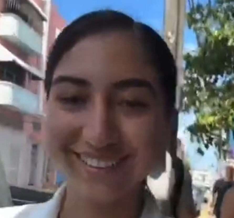 The Youtuber on the street showing her butt